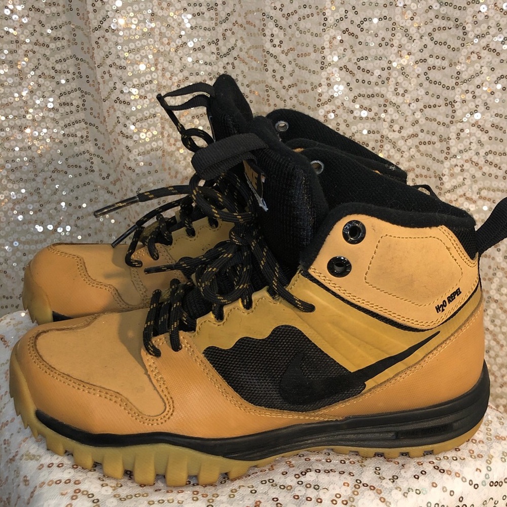 Nike H2O repel tan boots